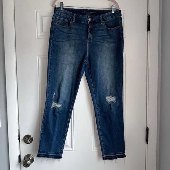 Chicos 1 Raw-Hem Girlfriend Ankle Jeans go slimming pants denim size 8 m medium - Picture 3 of 8